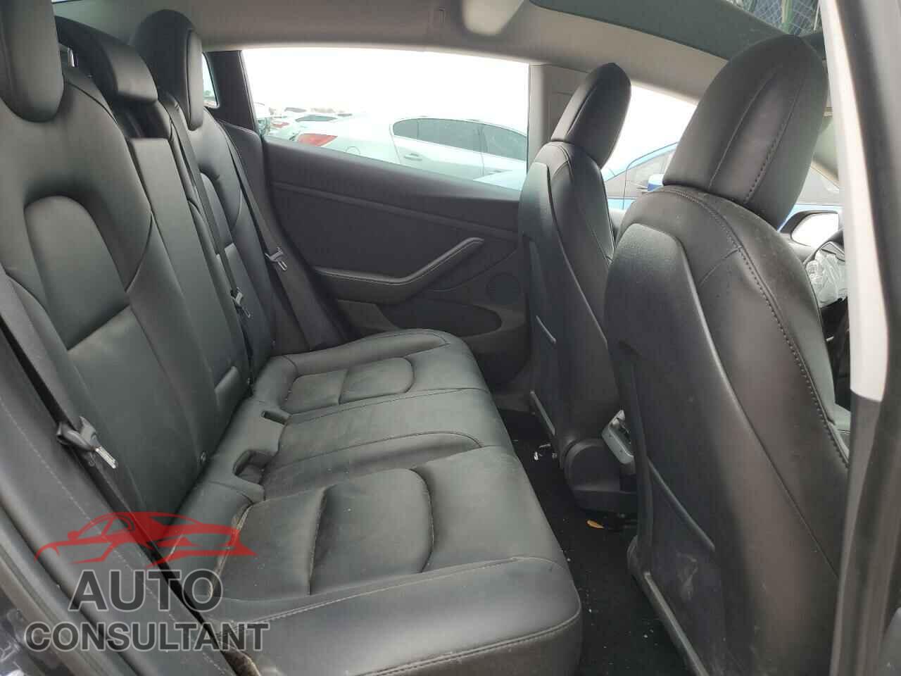 TESLA MODEL 3 2021 - 5YJ3E1EB8MF019577