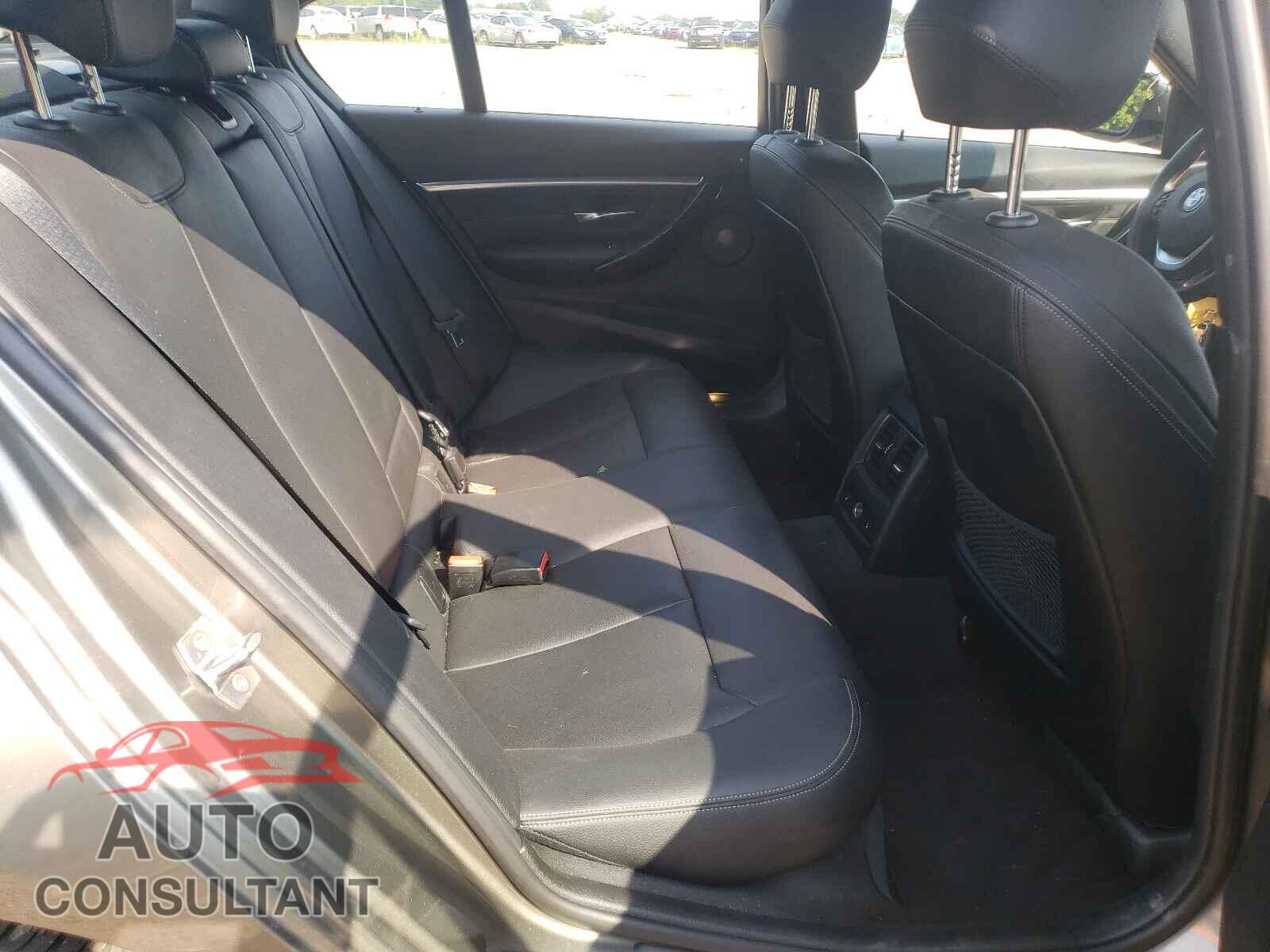 BMW 3 SERIES 2016 - WBA8E3G58GNU01653