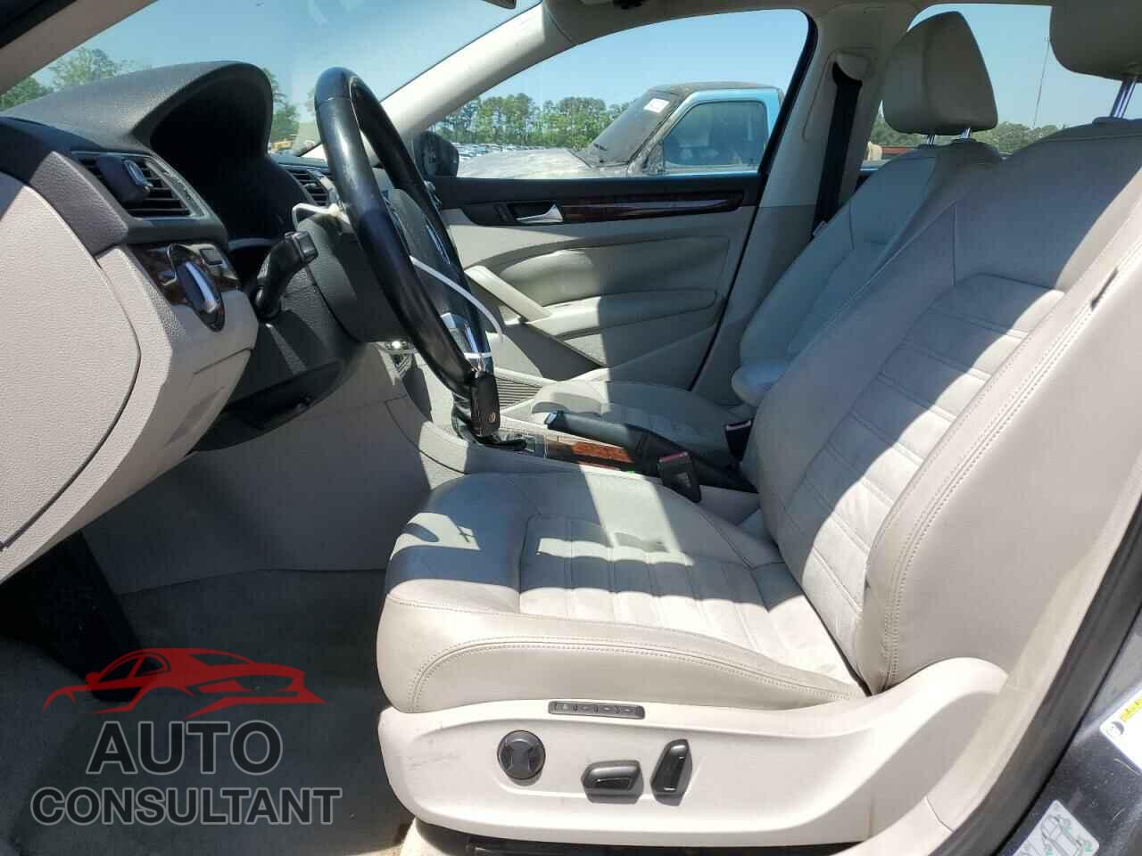 VOLKSWAGEN PASSAT 2012 - 1VWCM7A36CC022832