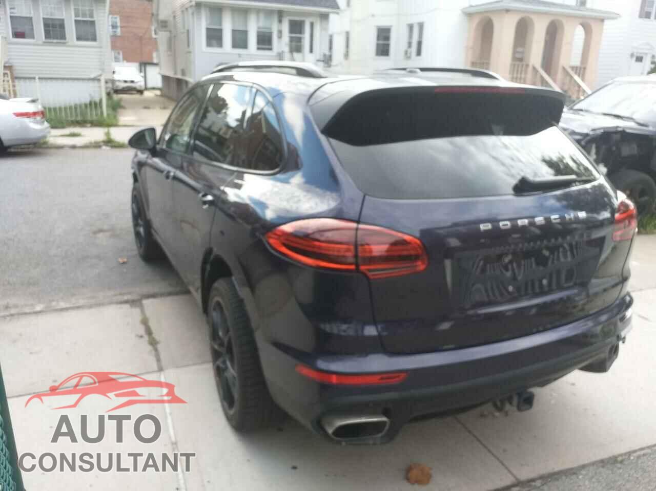 PORSCHE CAYENNE 2017 - WP1AA2A21HKA91856