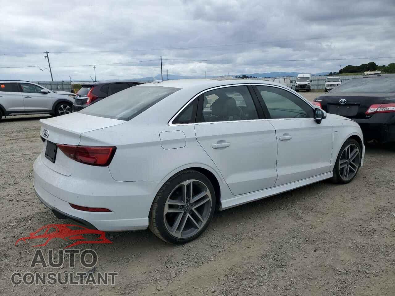 AUDI A3 2017 - WAUGUGFF5H1054808