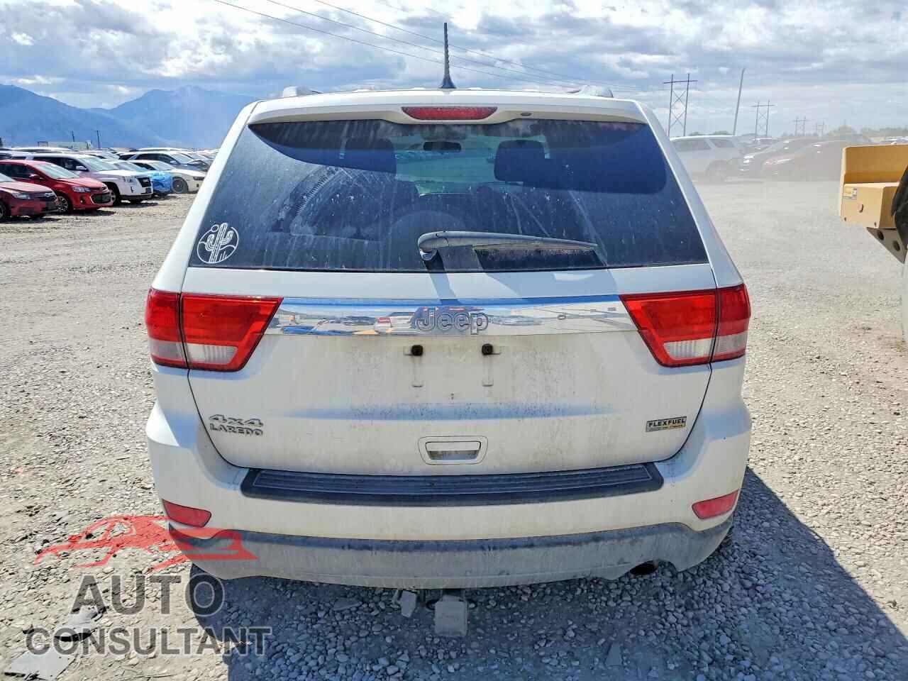 JEEP CHEROKEE 2011 - 1J4RR4GG2BC654677
