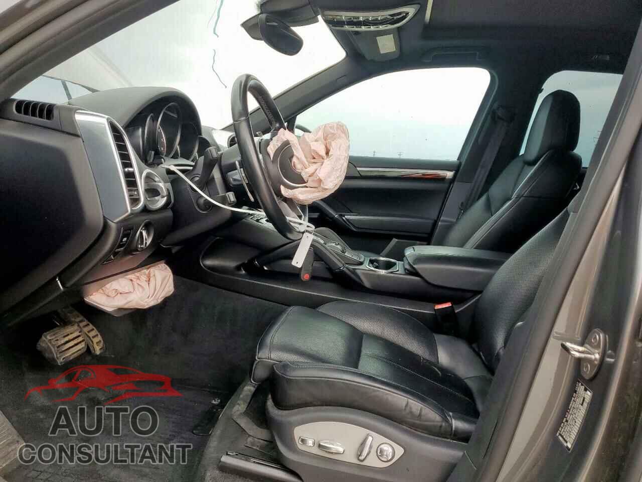PORSCHE CAYENNE 2018 - WP1AA2A21JKA06438