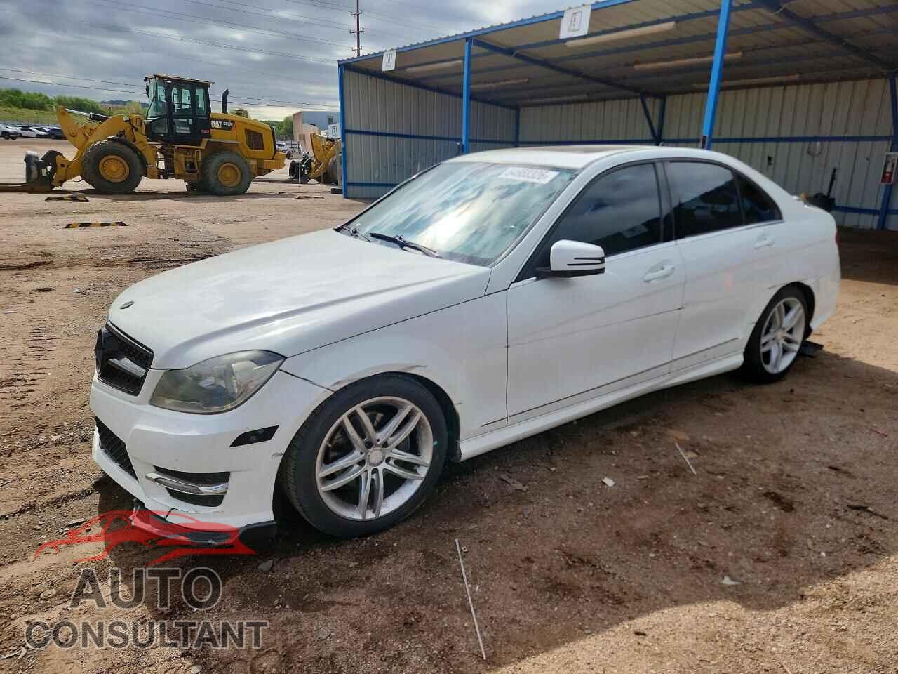 MERCEDES-BENZ C-CLASS 2013 - WDDGF4HB8DR269056