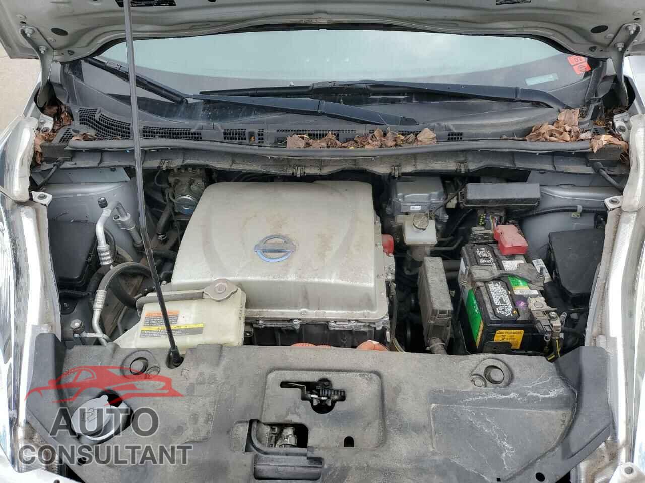 NISSAN LEAF 2015 - 1N4AZ0CP9FC308591
