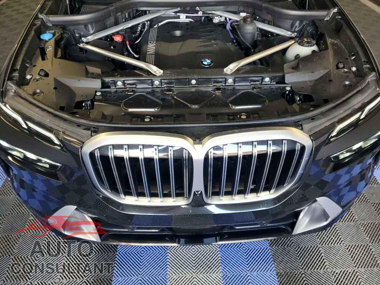 BMW X7 2024 - 5UX23EM04R9V10074