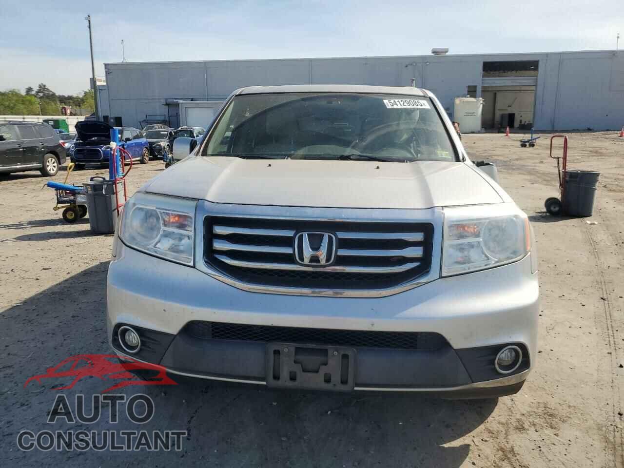 HONDA PILOT 2015 - 5FNYF4H31FB074934