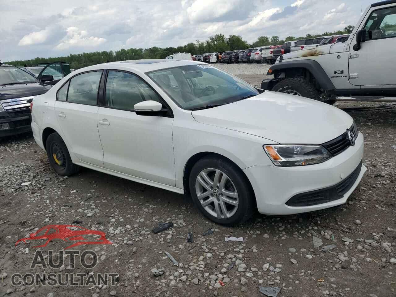VOLKSWAGEN JETTA 2011 - 3VWDX7AJ2BM378881