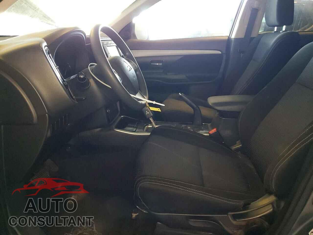 MITSUBISHI OUTLANDER 2018 - JA4AD2A36JJ004119