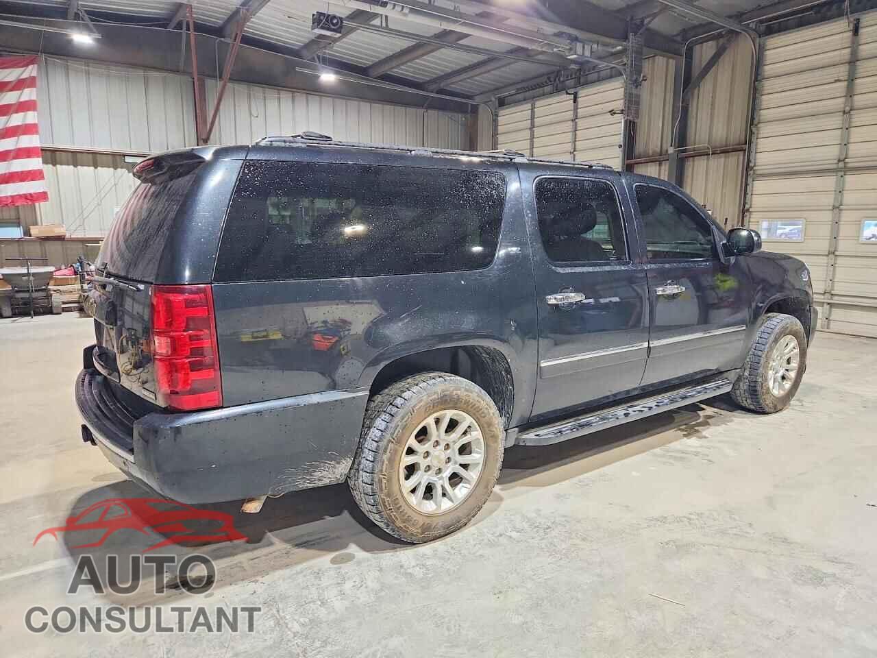 CHEVROLET SUBURBAN 2011 - 1GNSKKE38BR233955