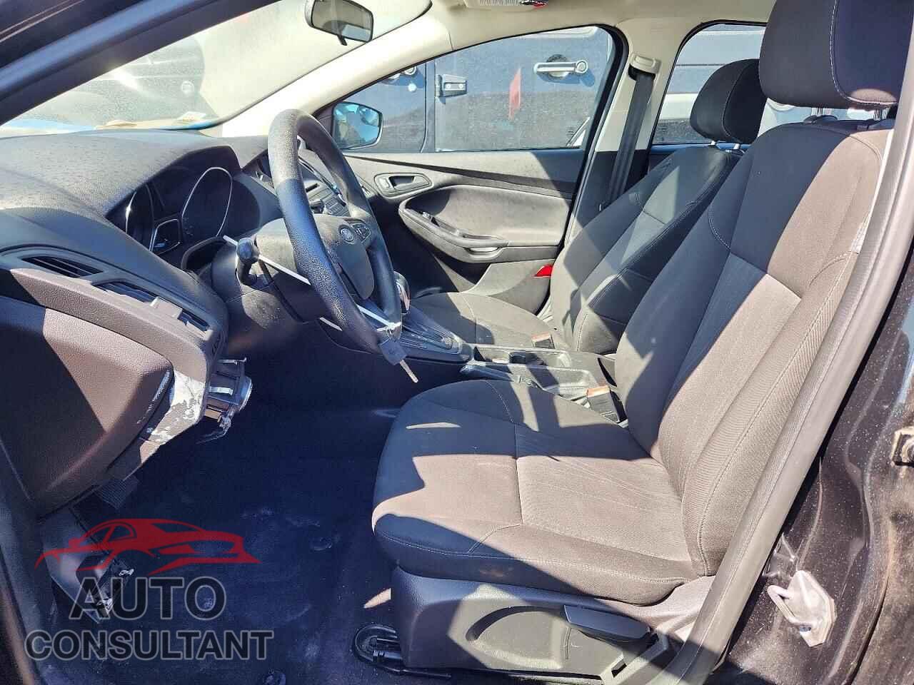 FORD FOCUS 2015 - 1FADP3E20FL297745