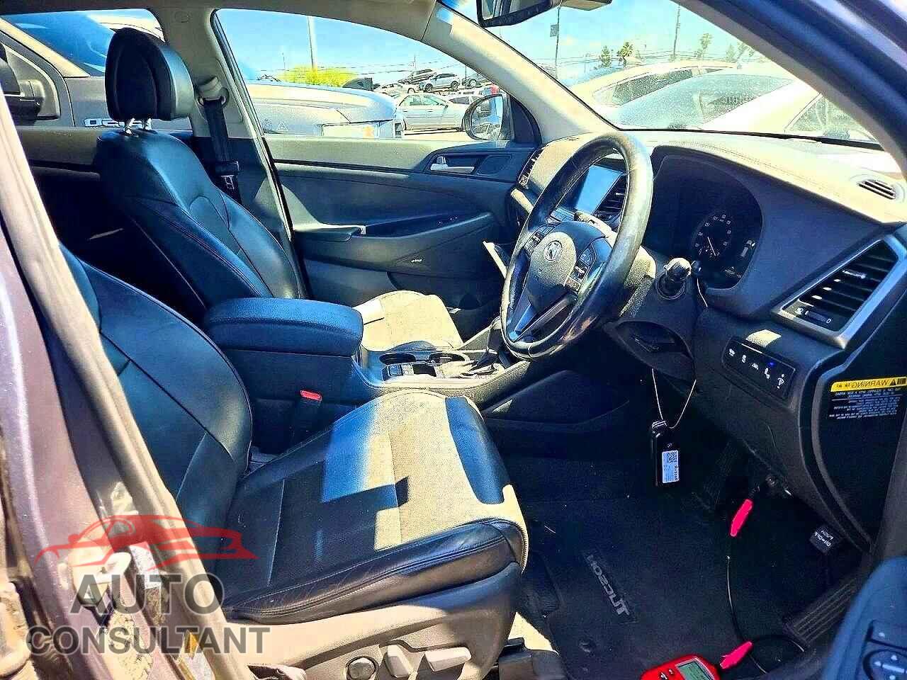 HYUNDAI TUCSON 2018 - KM8J3CA23JU753508