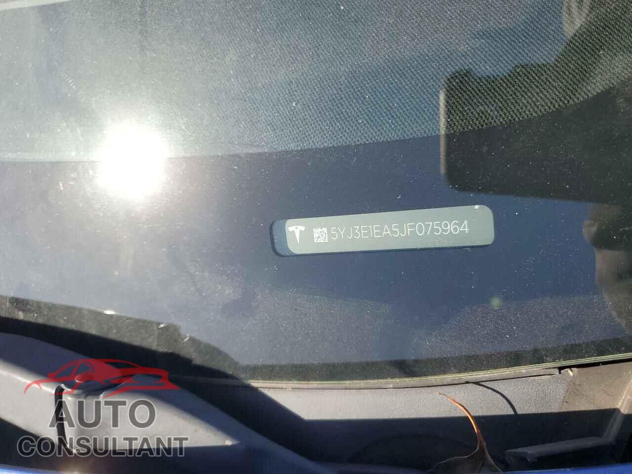 TESLA MODEL 3 2018 - 5YJ3E1EA5JF075964