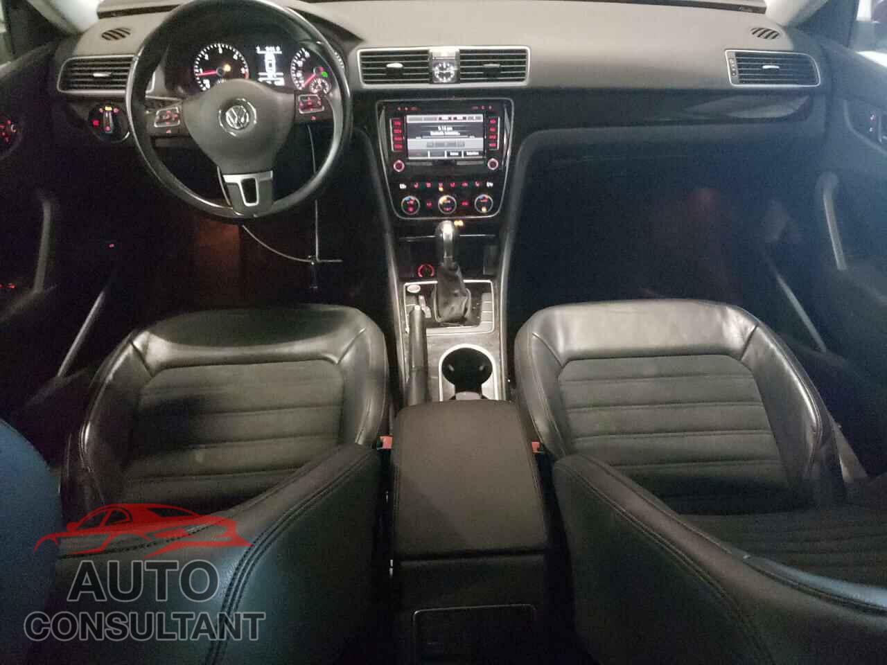 VOLKSWAGEN PASSAT 2015 - 1VWCV7A35FC072655