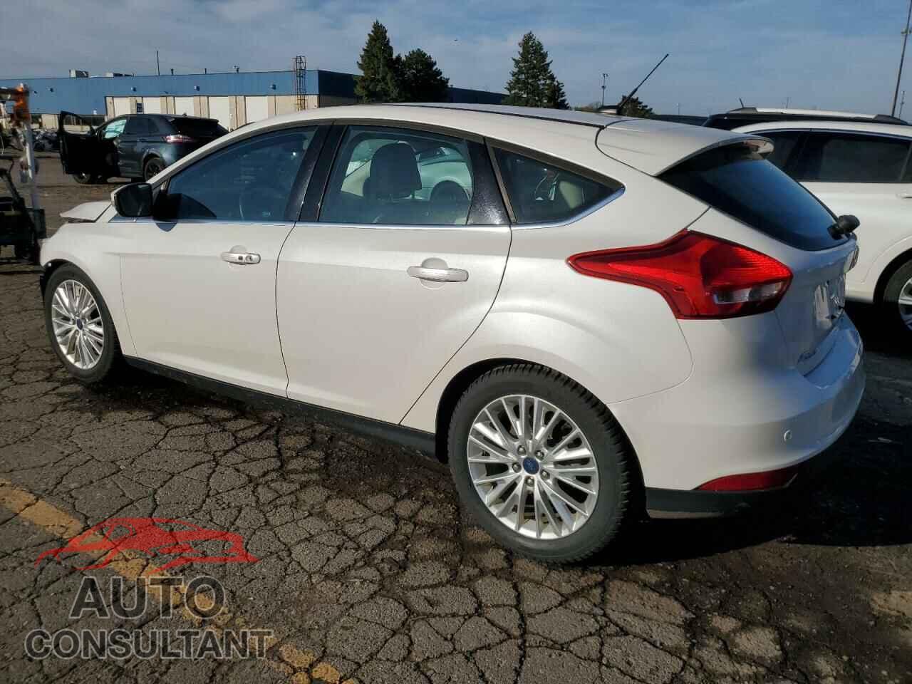 FORD FOCUS 2015 - 1FADP3N20FL340190
