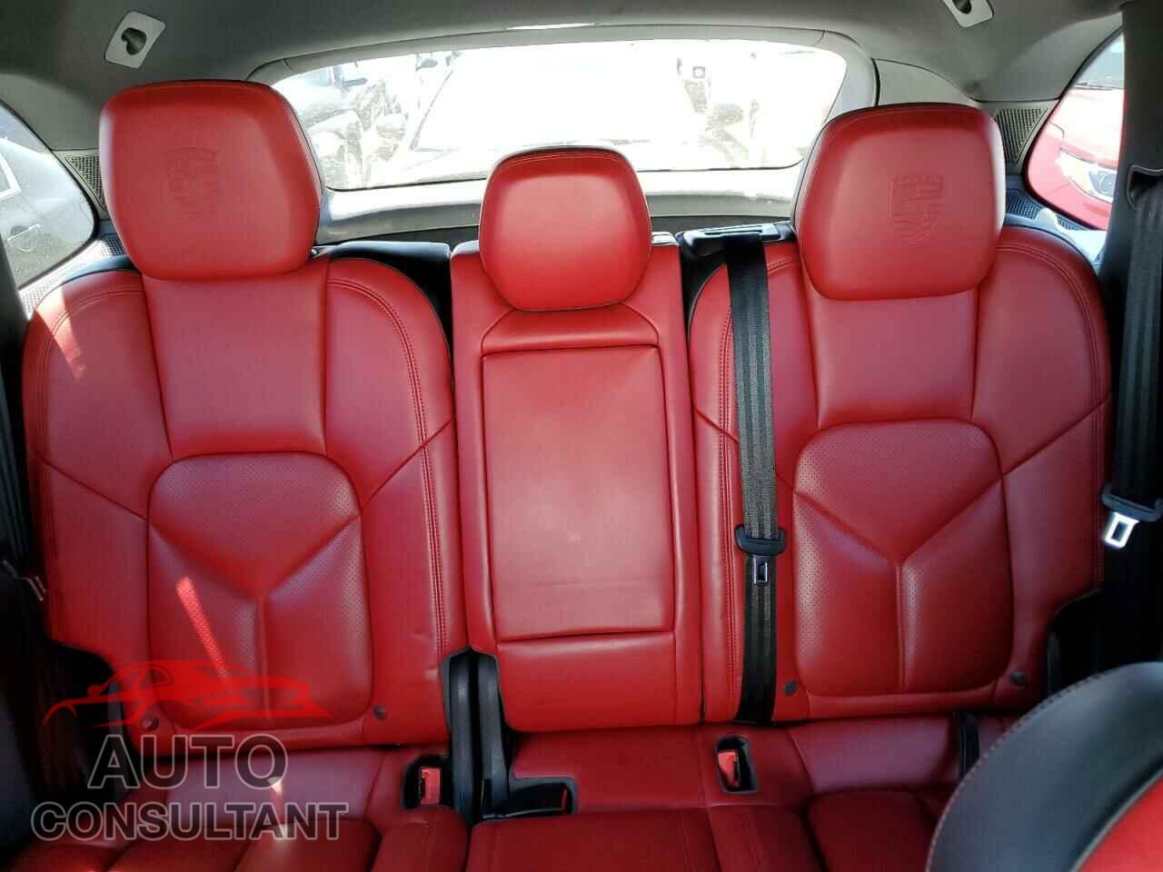 PORSCHE CAYENNE 2017 - WP1AA2A26HKA85471