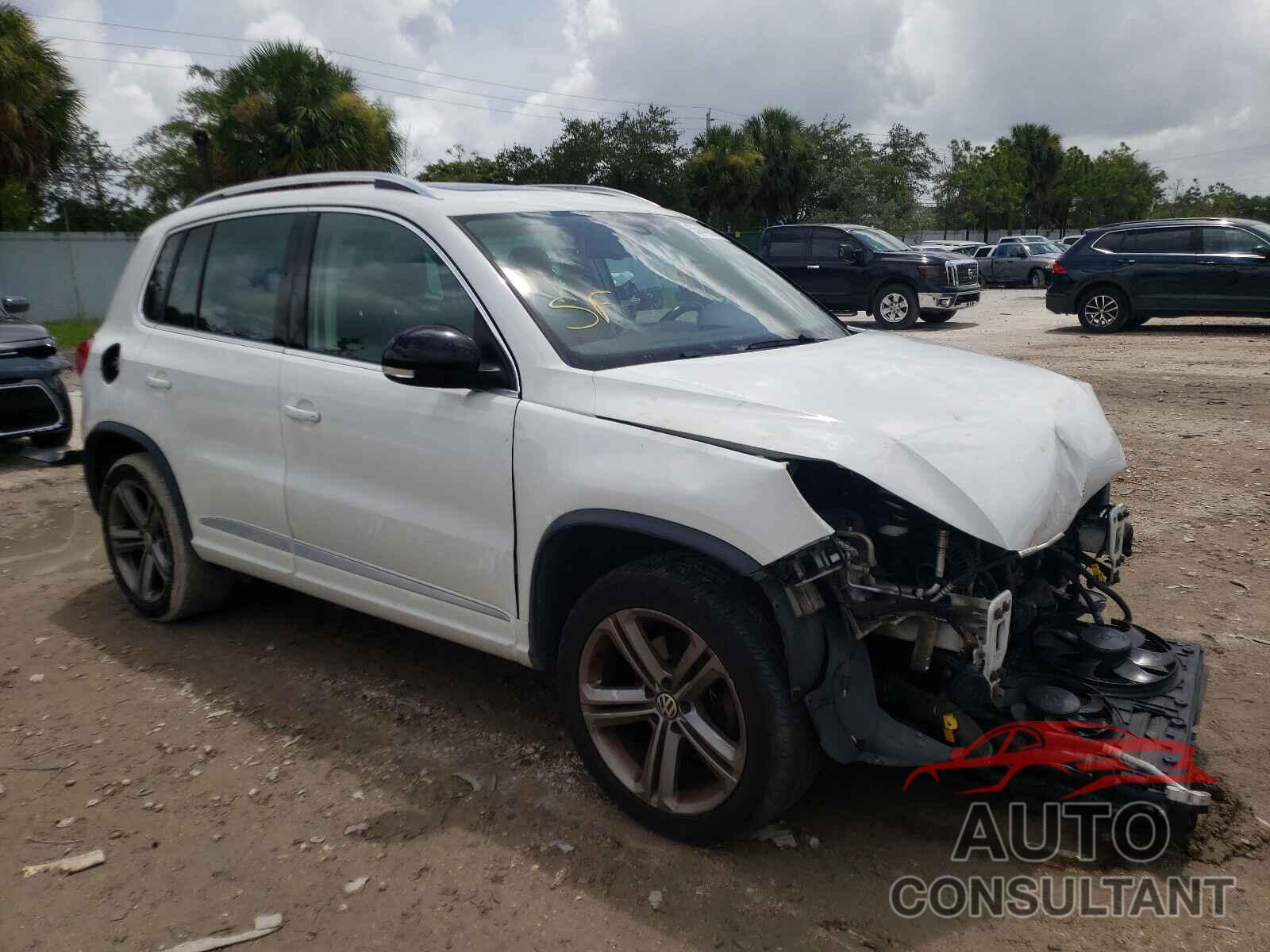 VOLKSWAGEN TIGUAN 2017 - WVGUV7AX2HK012363