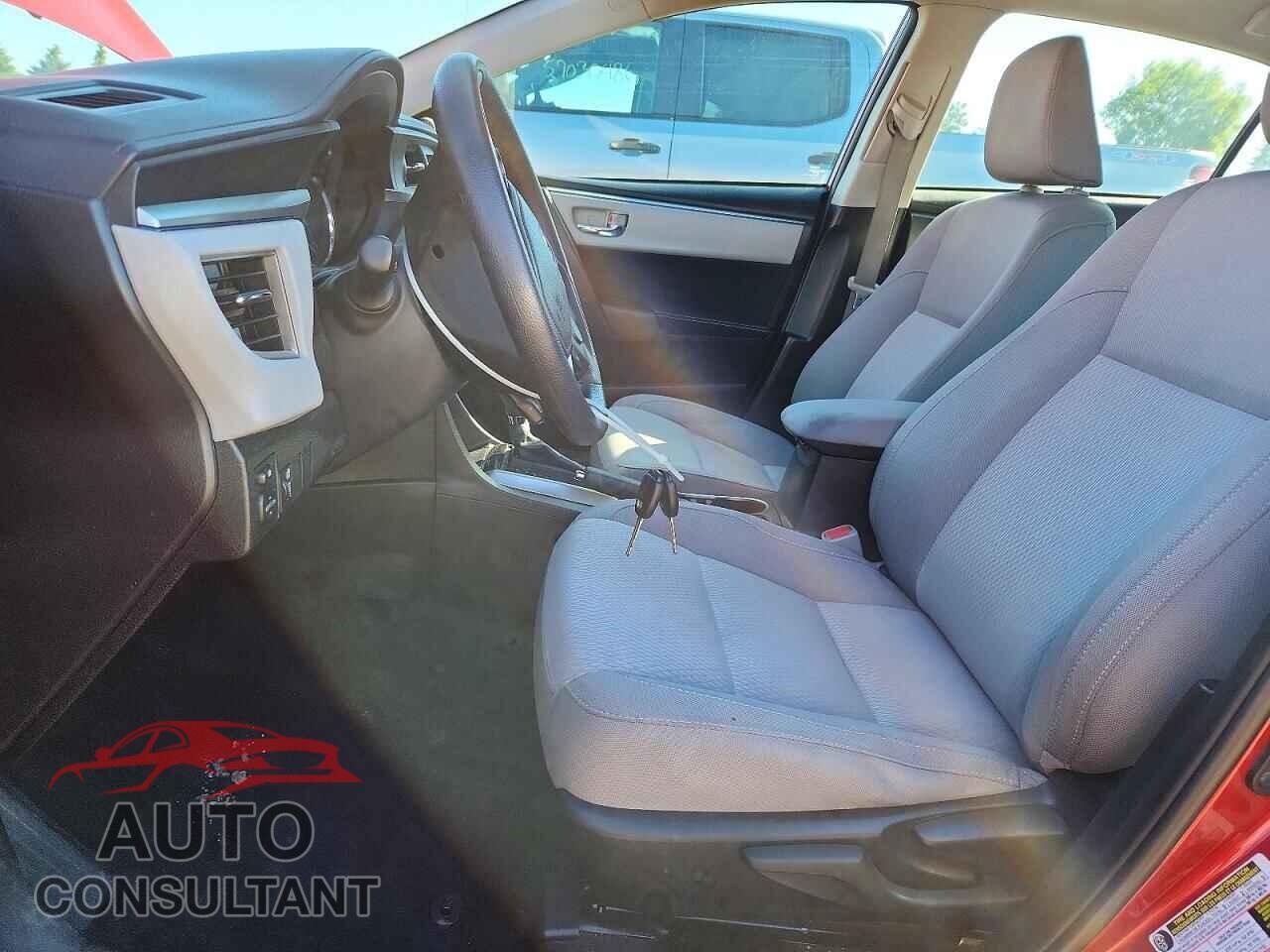 TOYOTA COROLLA 2015 - 5YFBURHE9FP211326