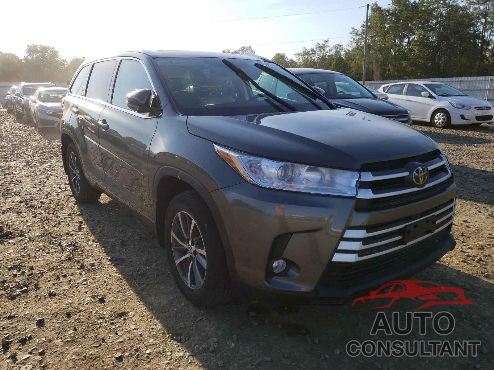 TOYOTA HIGHLANDER 2018 - 5TDJZRFH8JS888796
