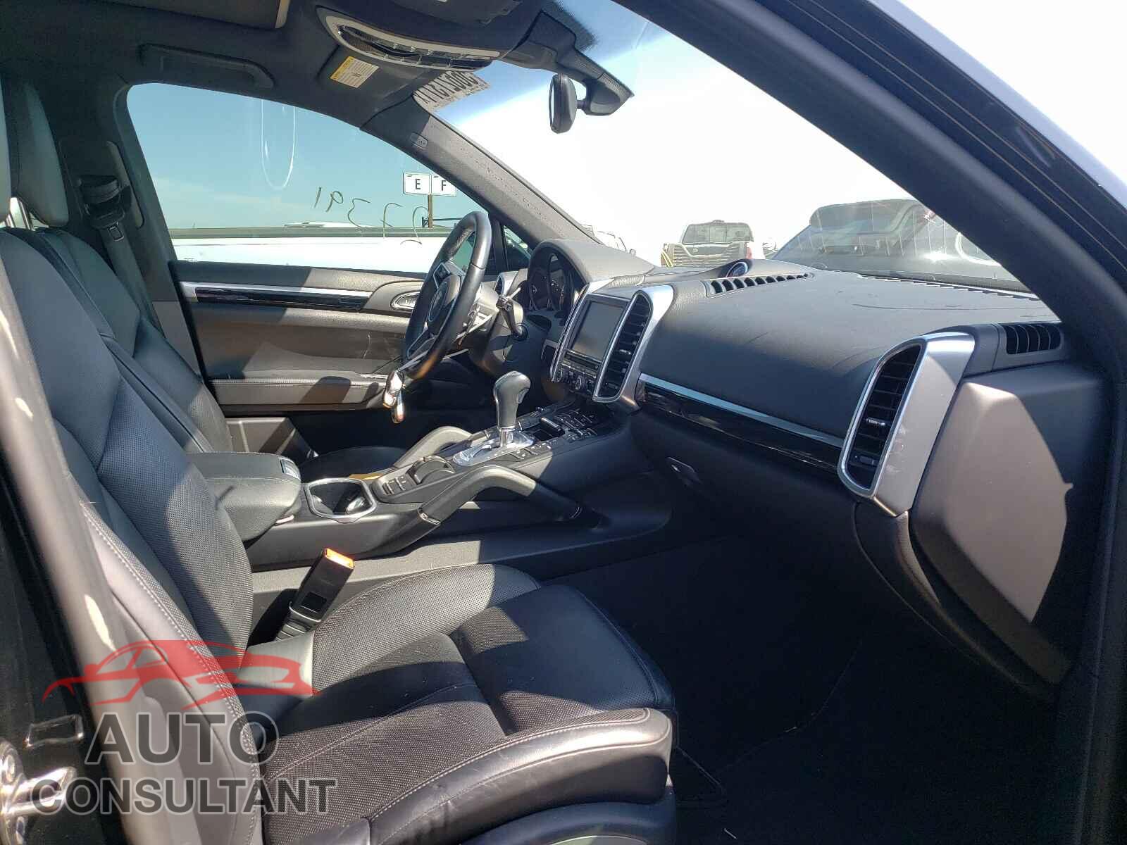 PORSCHE CAYENNE 2016 - WP1AA2A29GLA08375