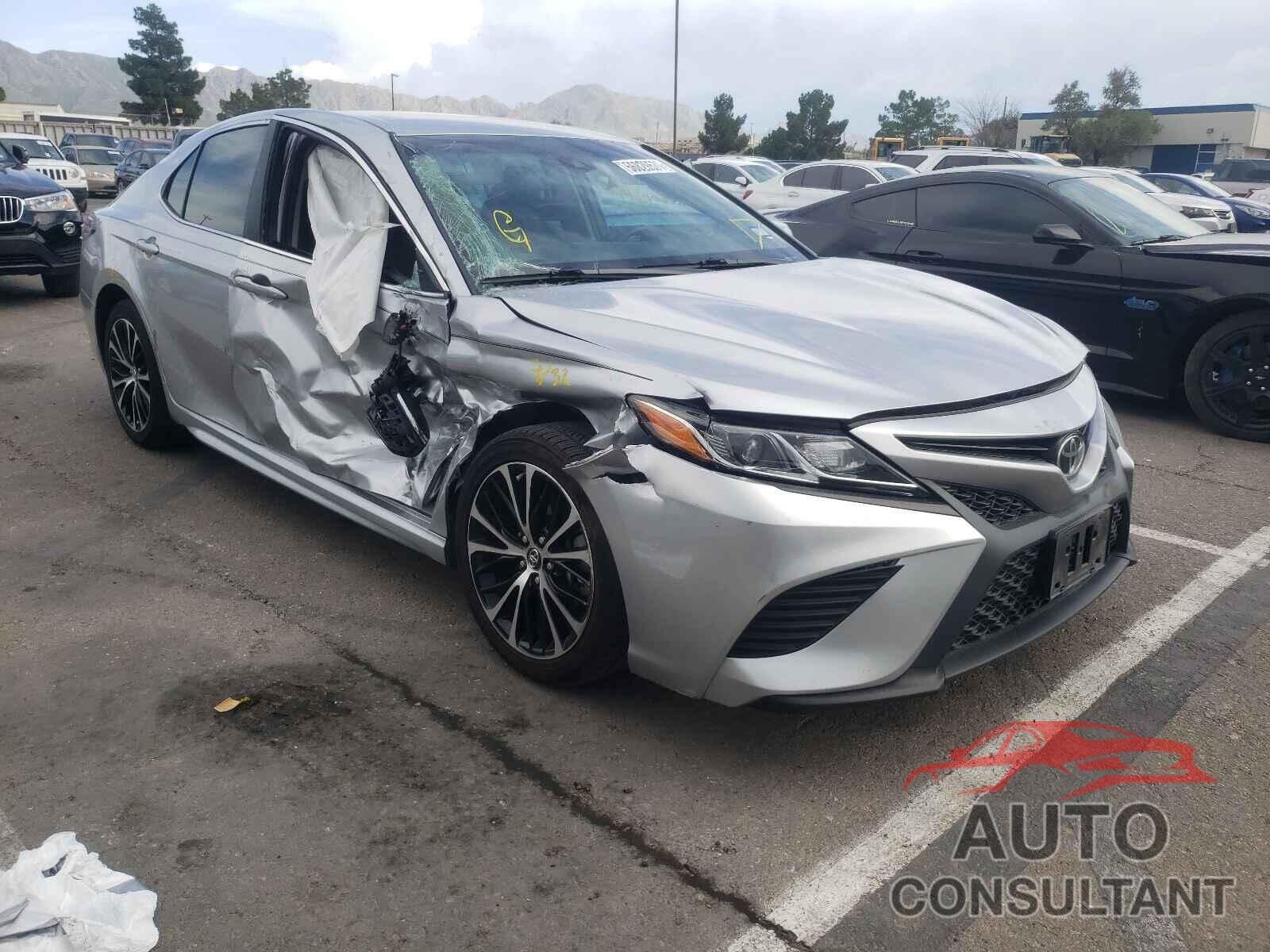 TOYOTA CAMRY 2018 - 4T1B11HK9JU034817