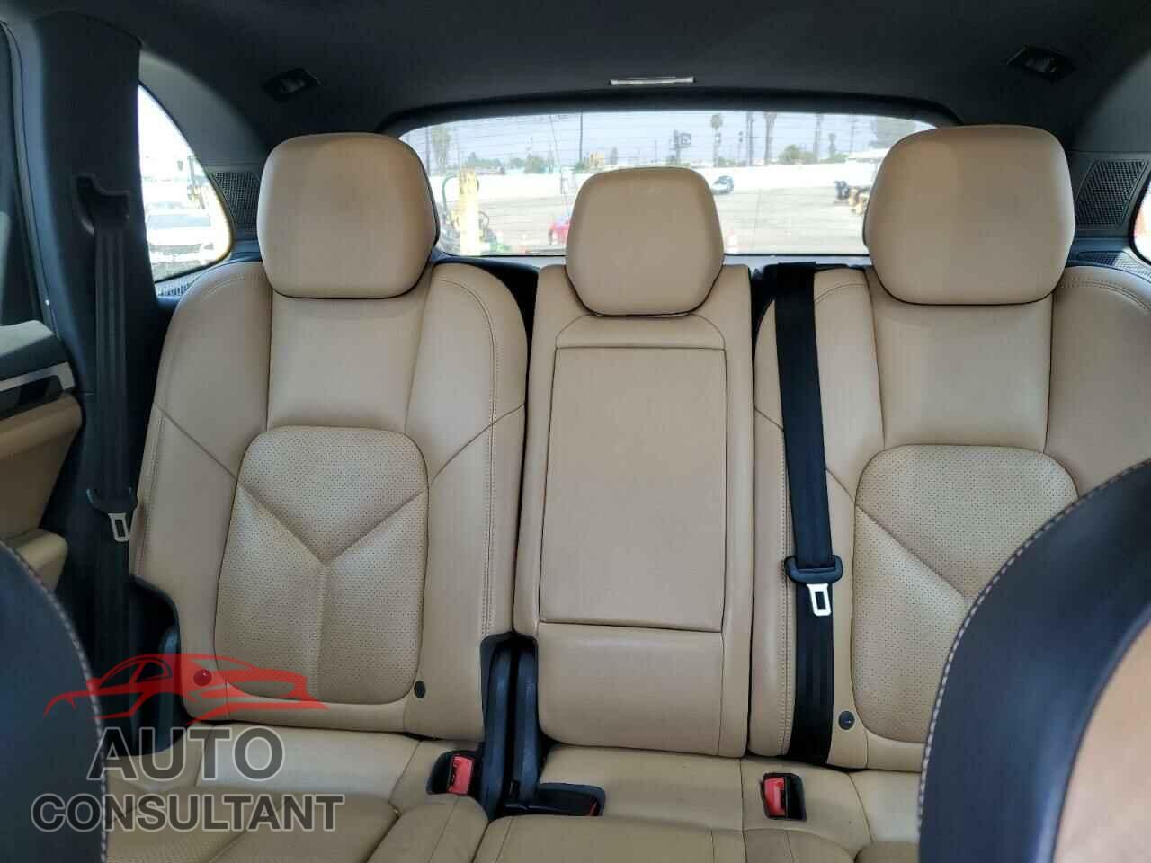 PORSCHE CAYENNE 2016 - WP1AA2A20GLA04926
