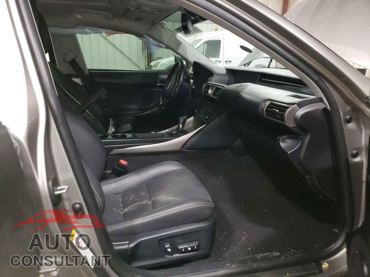 LEXUS IS 2015 - JTHCF1D23F5023439