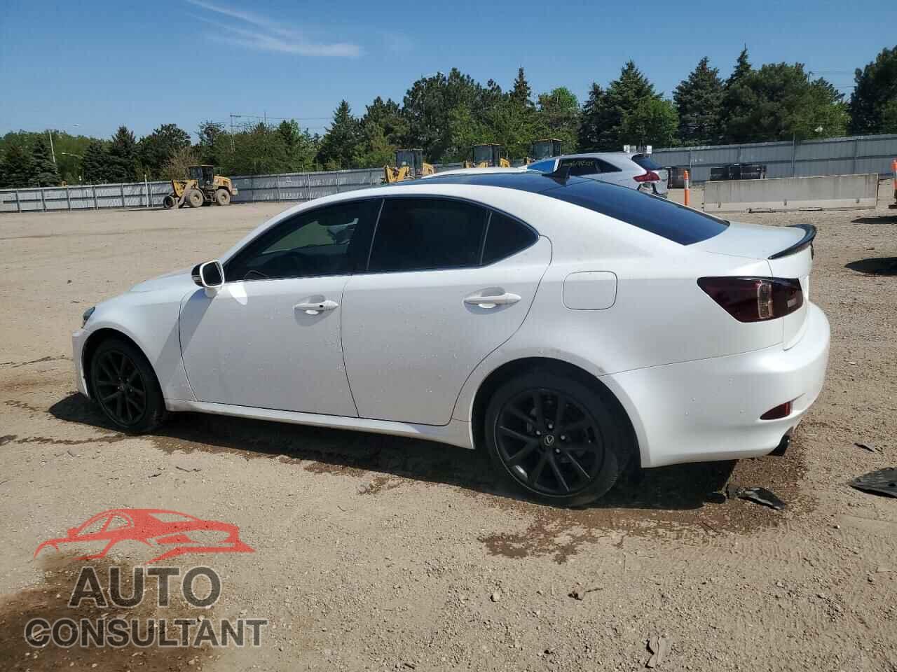 LEXUS IS 2011 - JTHCF5C26B2034956