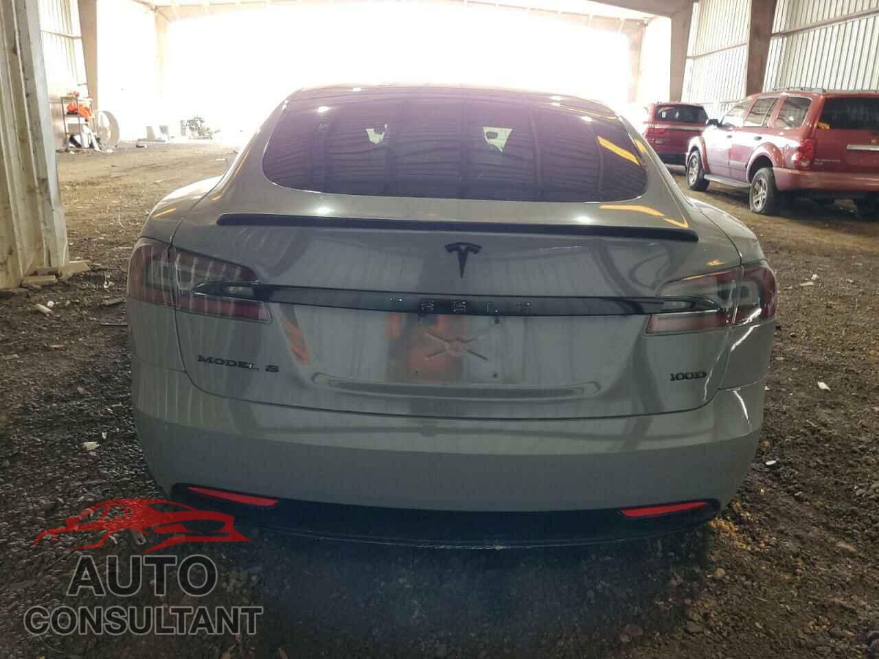 TESLA MODEL S 2018 - 5YJSA1E25JF284752