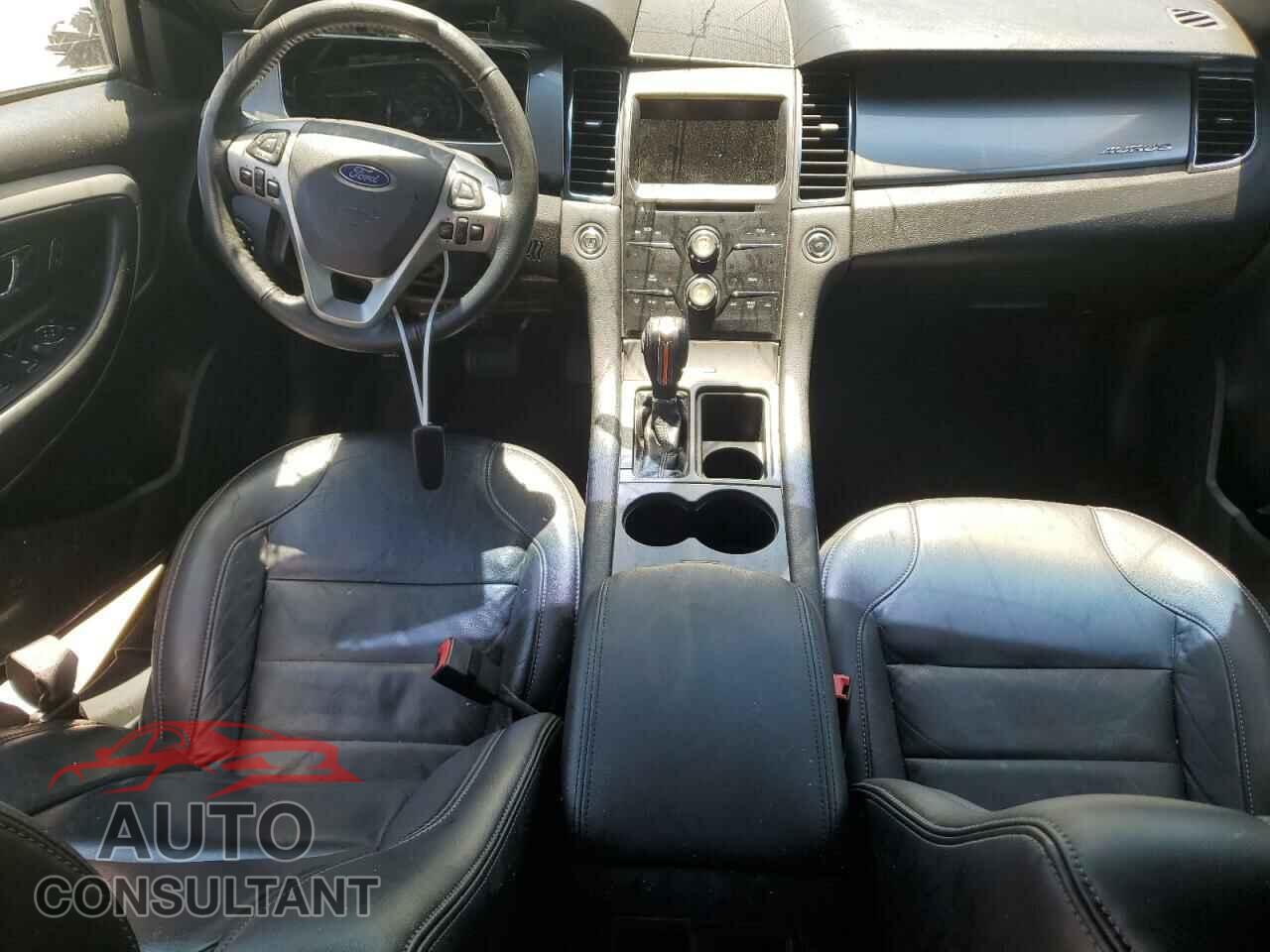 FORD TAURUS 2019 - 1FAHP2E87KG107295