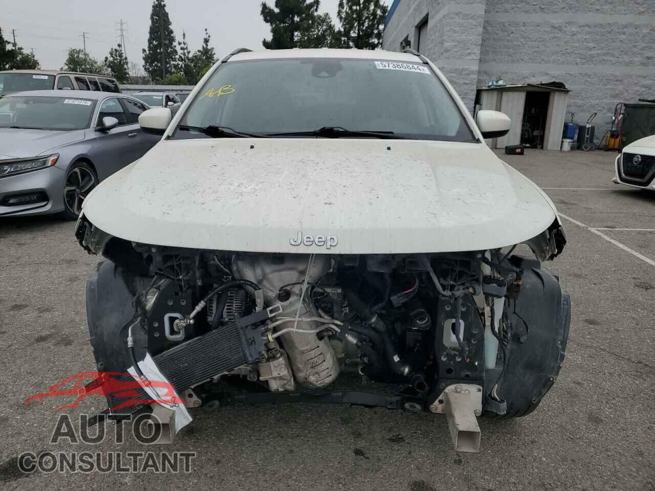 JEEP COMPASS 2020 - 3C4NJDBB8LT192591