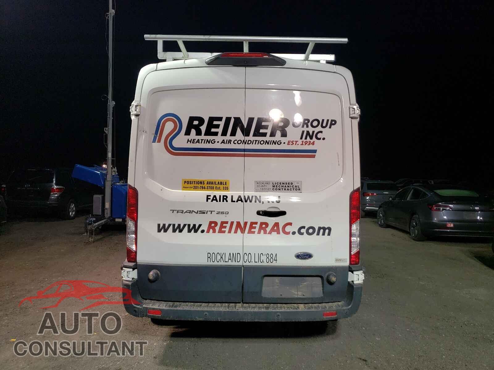 FORD TRANSIT CO 2018 - 1FTYR2CM7JKB23982