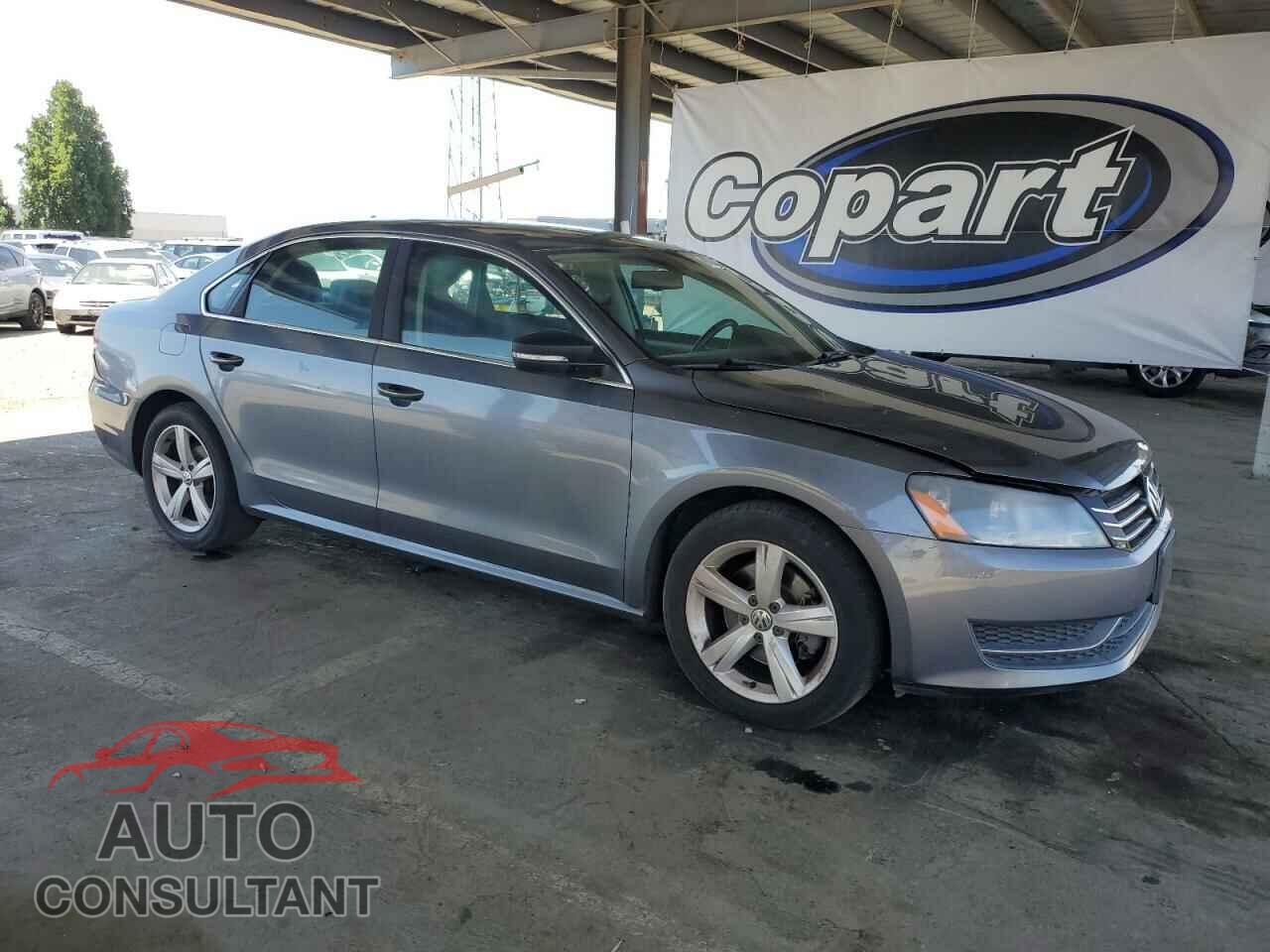 VOLKSWAGEN PASSAT 2014 - 1VWBT7A32EC090871