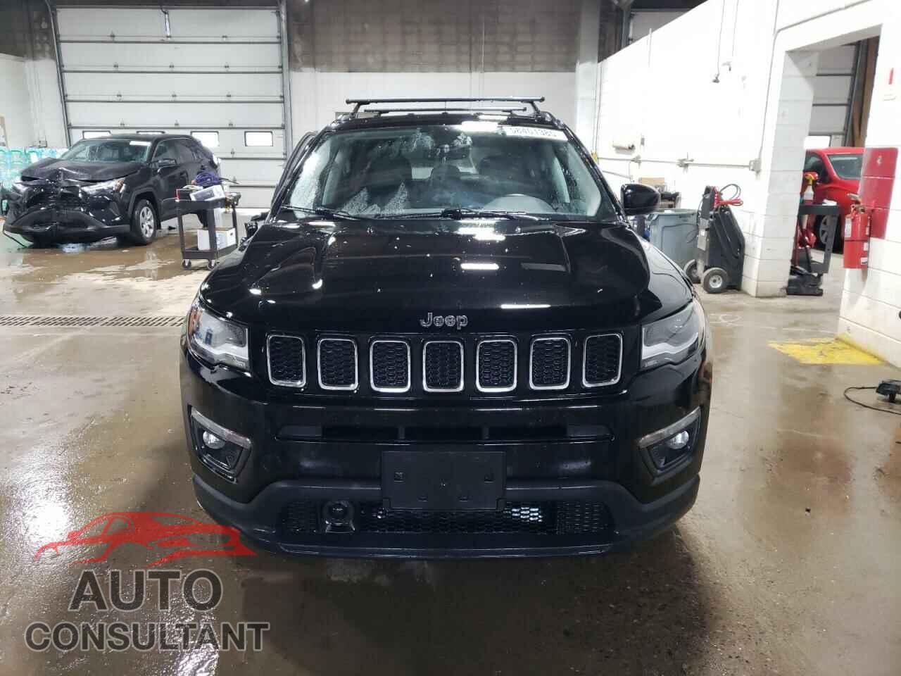 JEEP COMPASS 2018 - 3C4NJDBB5JT392910