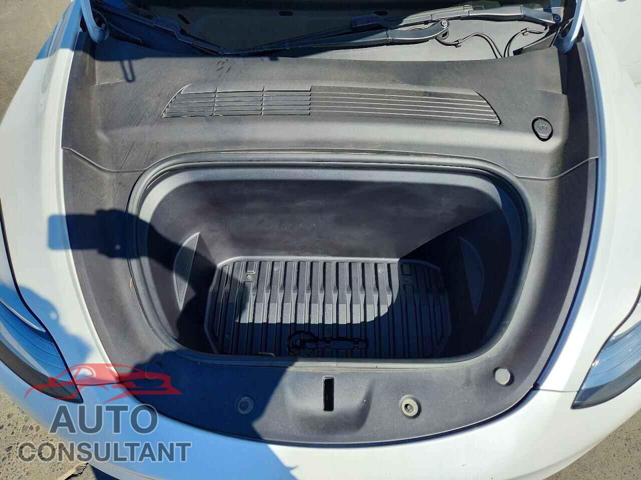 TESLA MODEL Y 2020 - 5YJYGDEEXLF009403