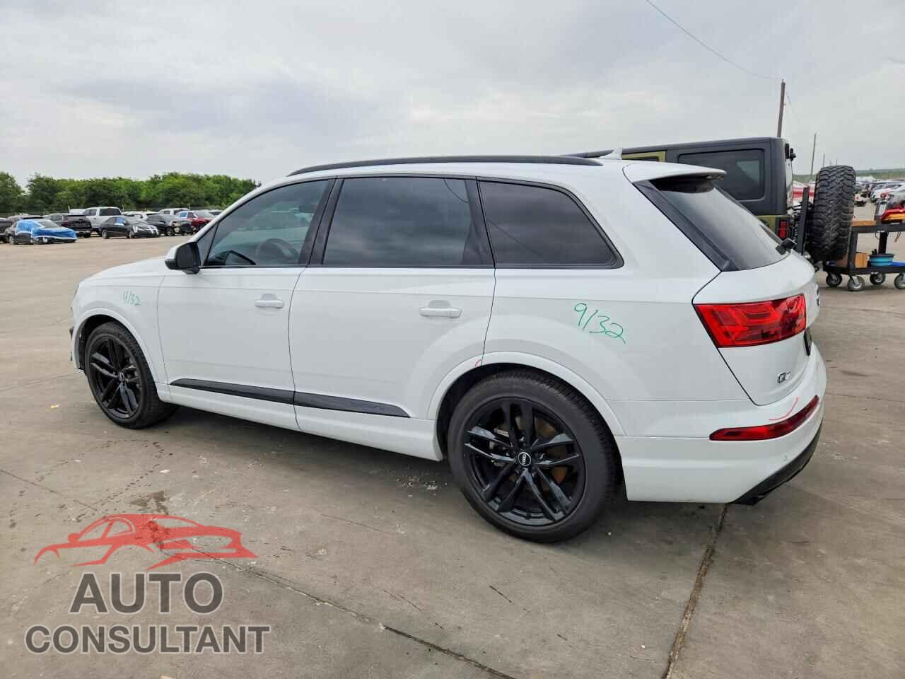 AUDI Q7 2018 - WA1VAAF70JD041133