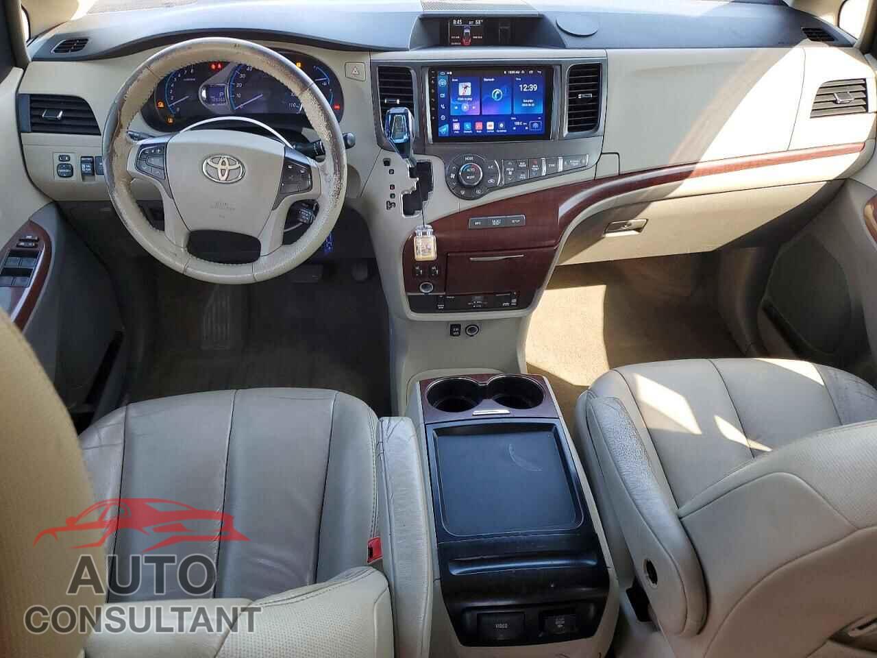 TOYOTA SIENNA 2011 - 5TDYK3DC4BS160921