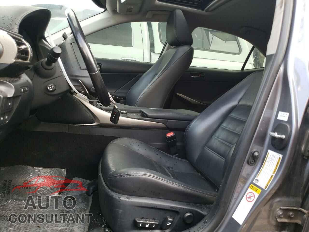 LEXUS IS 2016 - JTHCE1D21G5011875