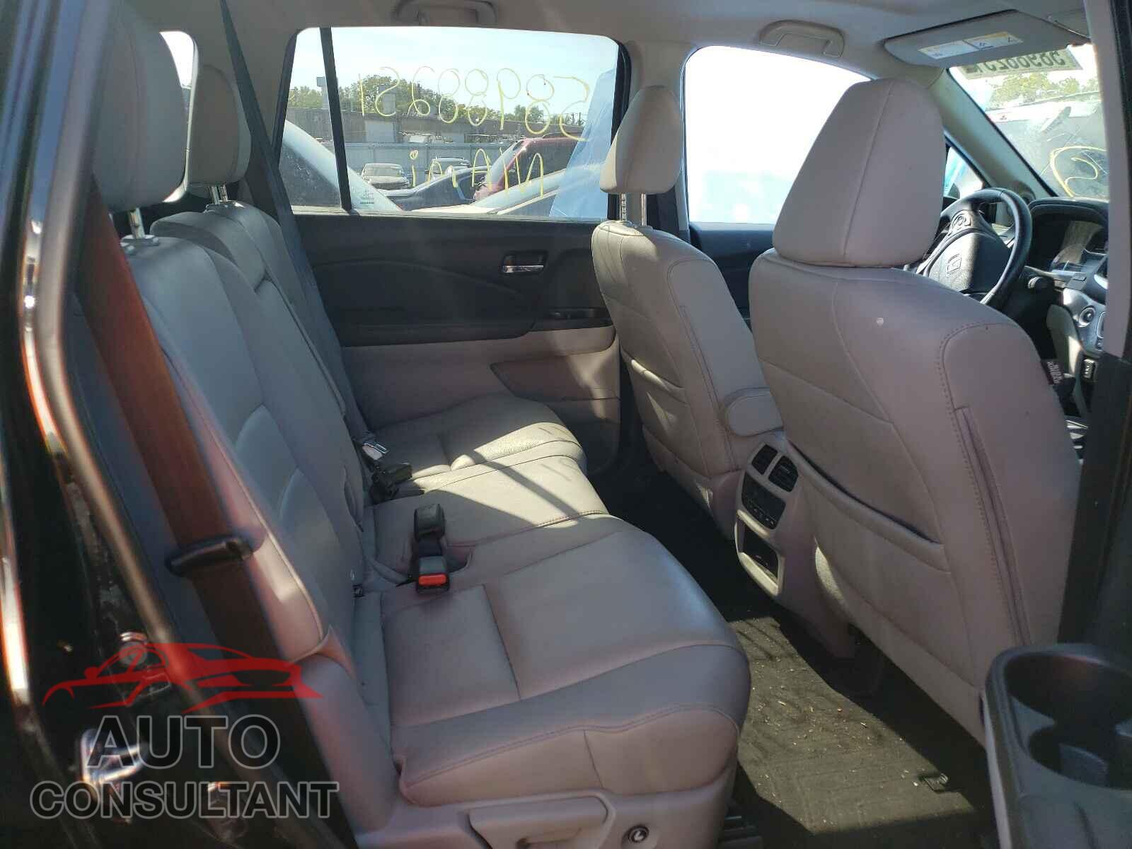 HONDA PILOT 2017 - 5FNYF6H58HB082206