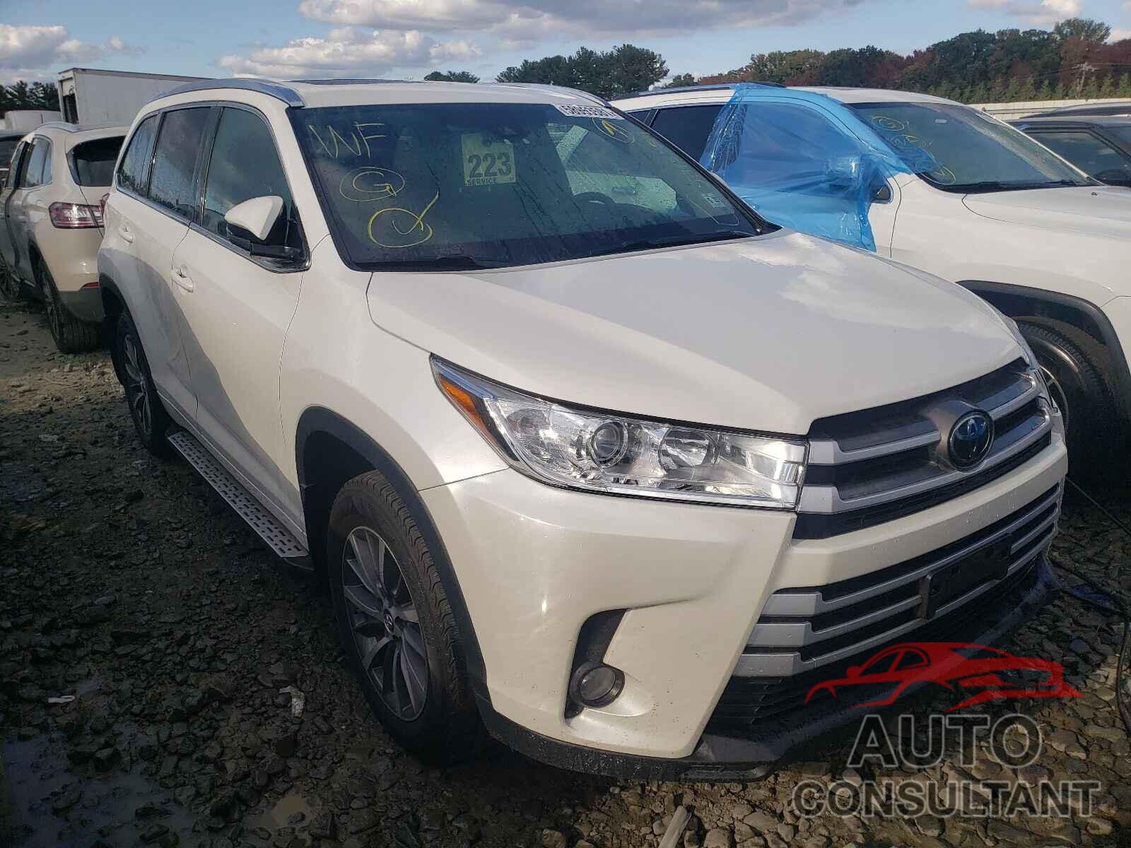 TOYOTA HIGHLANDER 2018 - 5TDJZRFH7JS868202