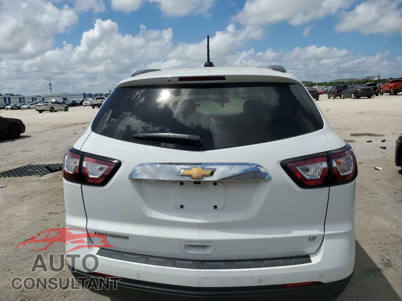 CHEVROLET TRAVERSE 2017 - 1GNKRGKD2HJ198536
