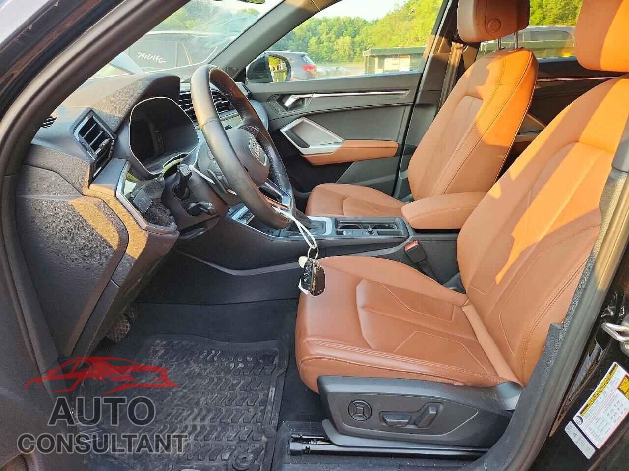 AUDI Q3 2021 - WA1EECF32M1124176