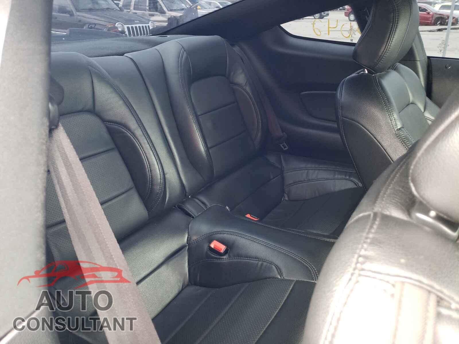 FORD MUSTANG 2019 - 1FA6P8TH8K5110182
