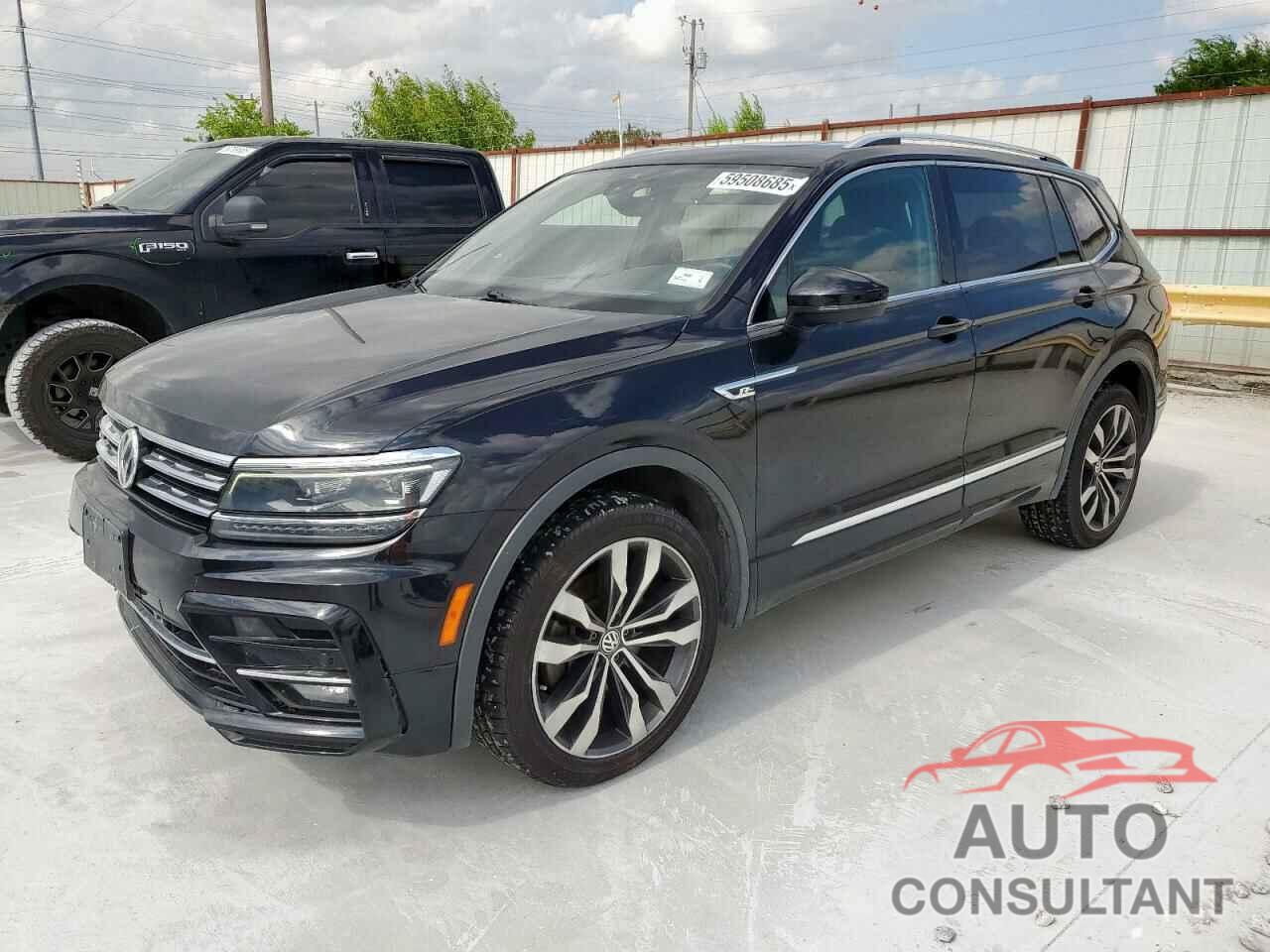 VOLKSWAGEN TIGUAN 2018 - 3VV5B7AX0JM198048