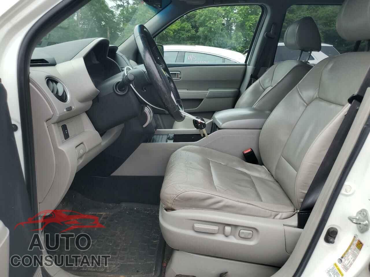 HONDA PILOT 2011 - 5FNYF4H59BB022172