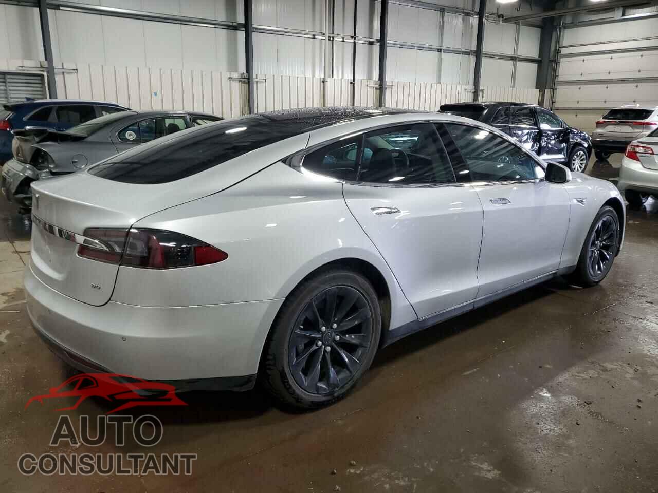 TESLA MODEL S 2014 - 5YJSA1H15EFP51239