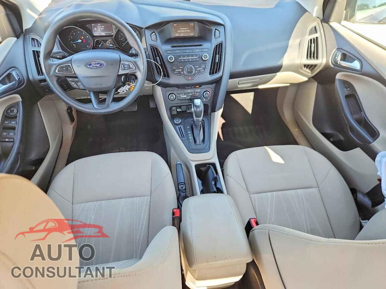 FORD FOCUS 2015 - 1FADP3F26FL361852