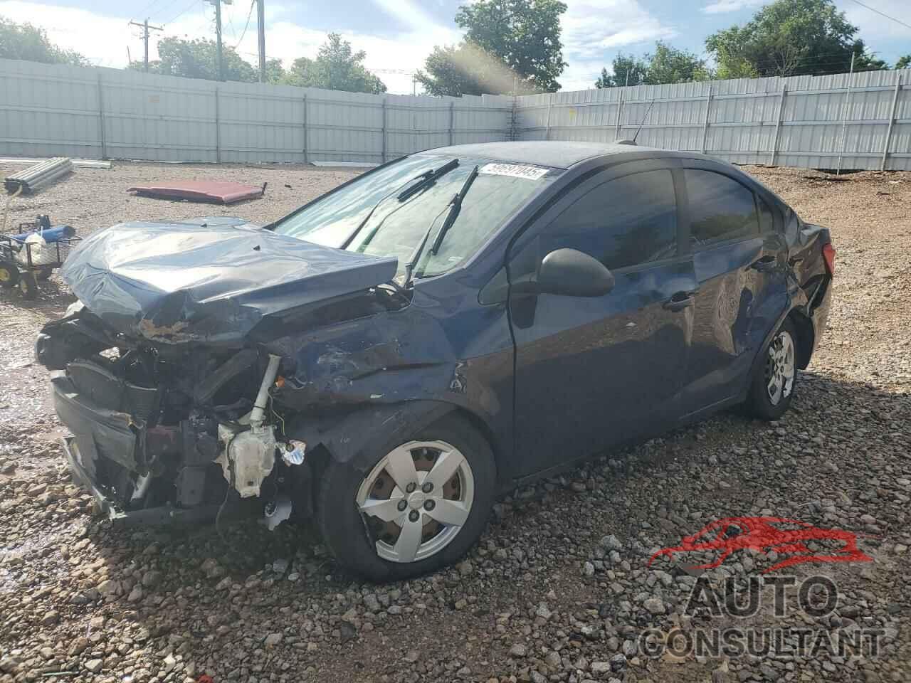 CHEVROLET SONIC 2015 - 1G1JB5SH8F4159356