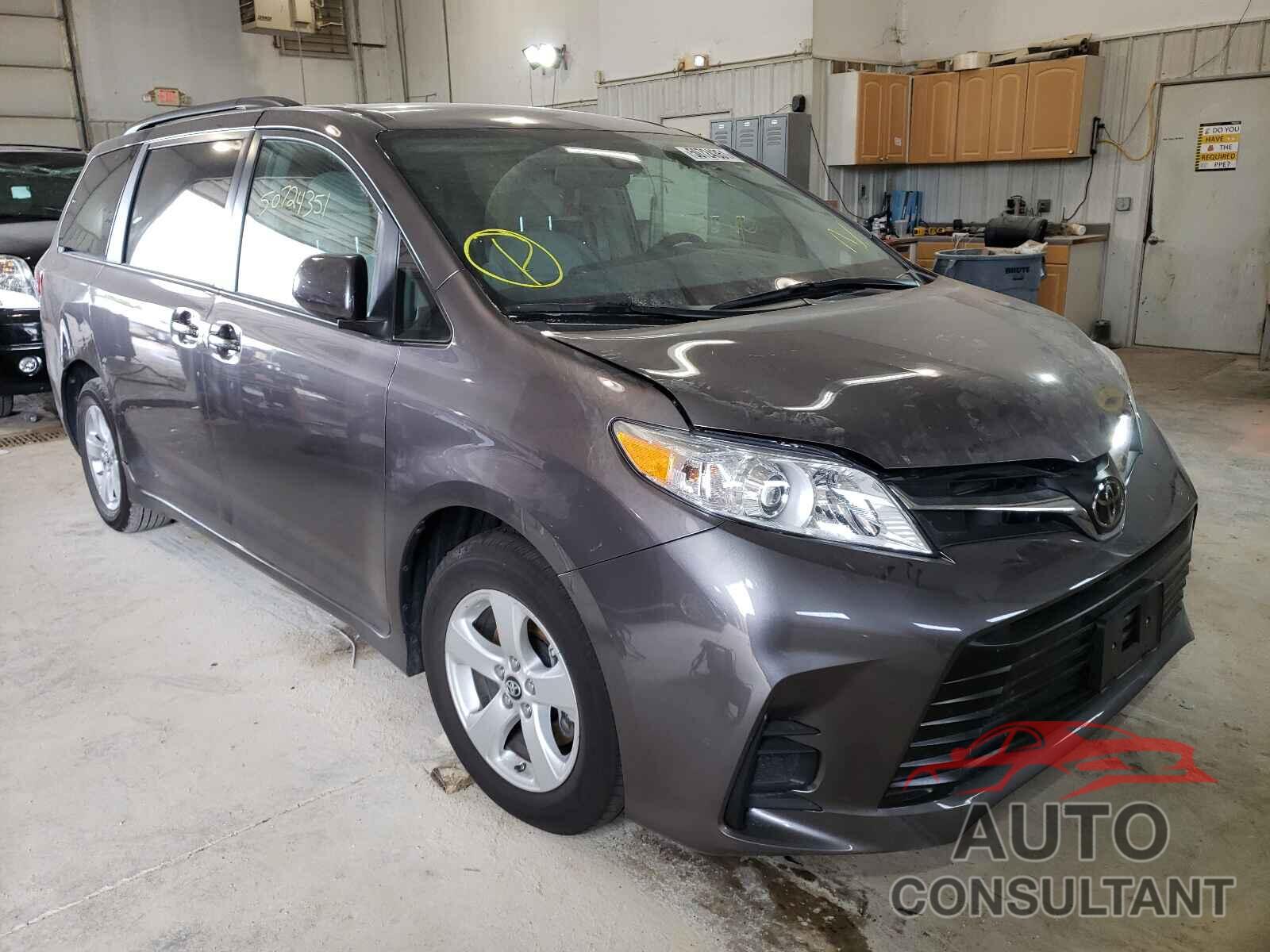 TOYOTA SIENNA 2019 - 5TDKZ3DC4KS993586