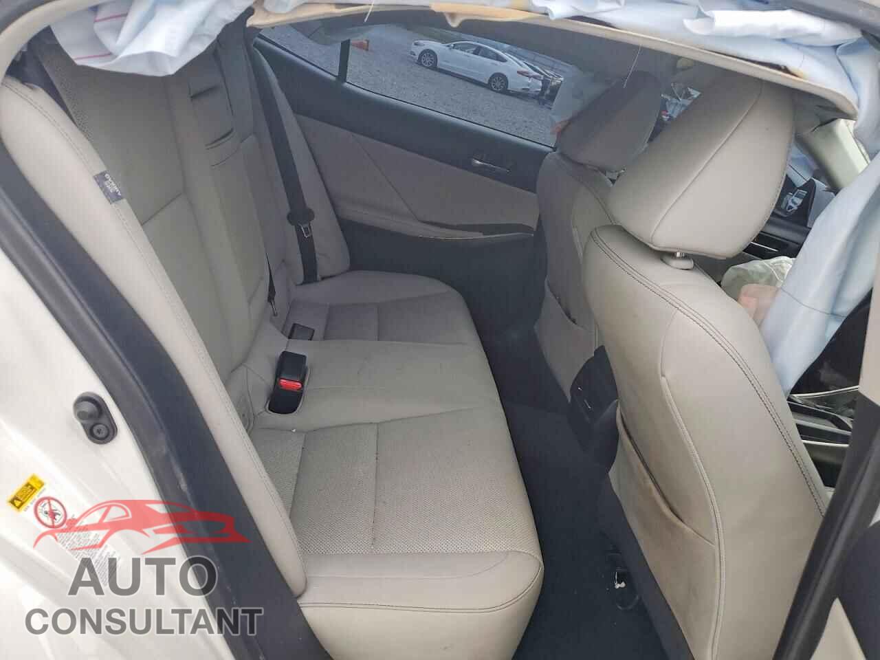 LEXUS IS 2016 - JTHBA1D25G5023700